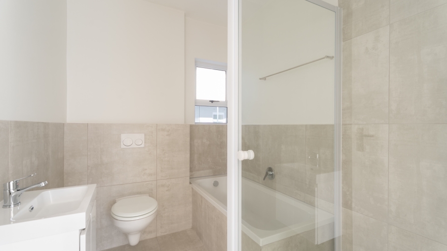 To Let 2 Bedroom Property for Rent in Honeydew Country Estate Western Cape